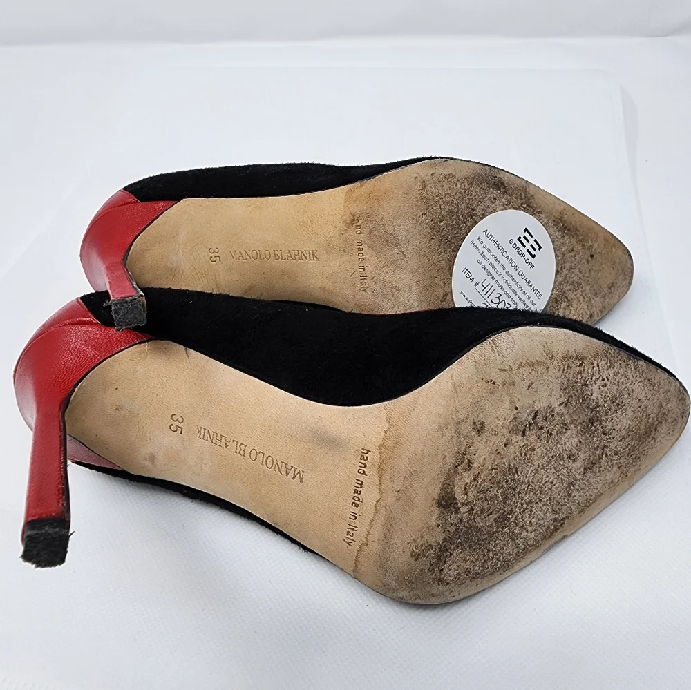 Manolo Blahnik Black Leather Pumps 35